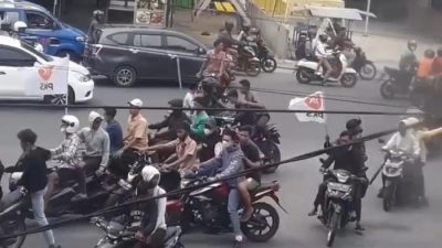 Viral Remaja Bawa Sajam dan Bendera Partai, PKS Medan Pastikan Tak Terkait